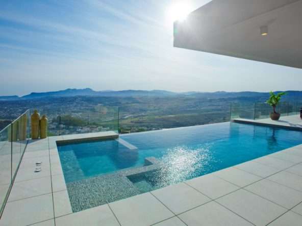luxury housing in Spain
